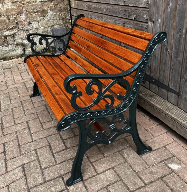 Garden Bench - Cast Iron and Oak Wood