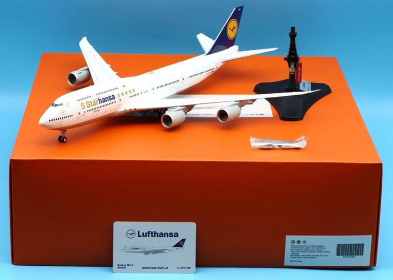 image for NEW Lufthansa B747-8i 1:200 Diecast Plane Model | JC Wings