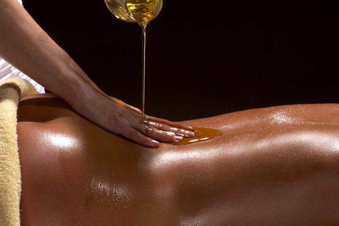 HOT OIL DEEP RELAXING MASSAGE