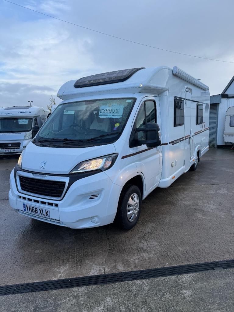 Bailey Advance 76-2 Fixed Bed Full Rear Bathroom