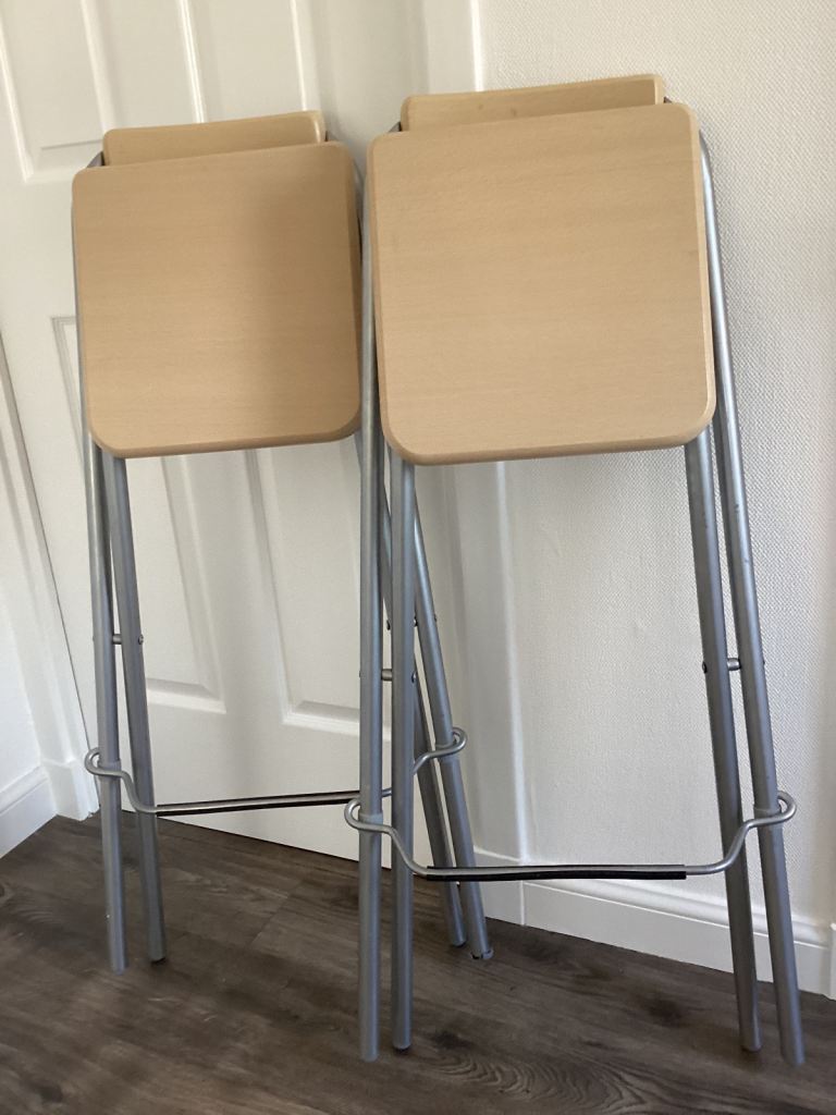Folding bar chairs