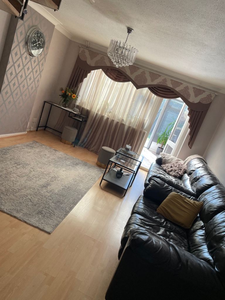 2 bedroom house for rent