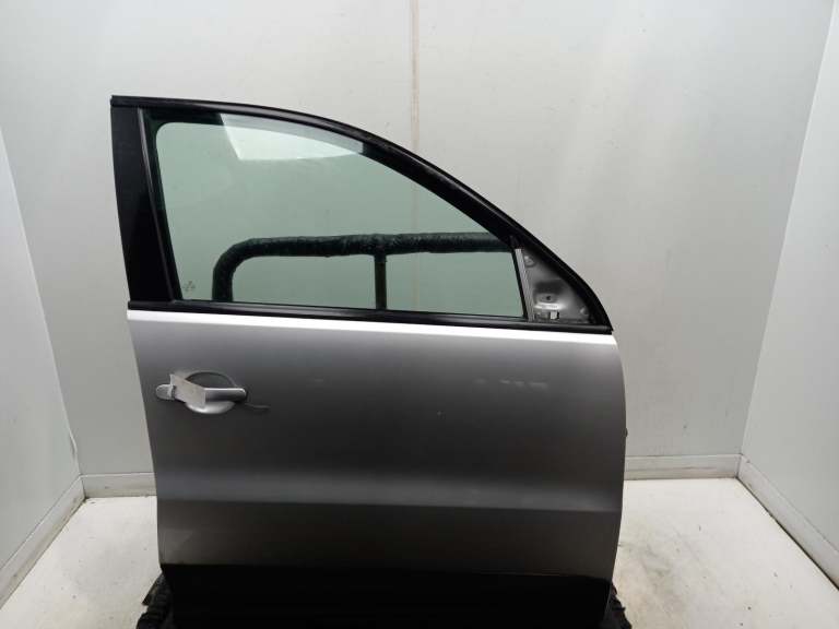 Volkswagen Tiguan Right Front Door O/S 2007-2016 A7w 5 Door Estate
