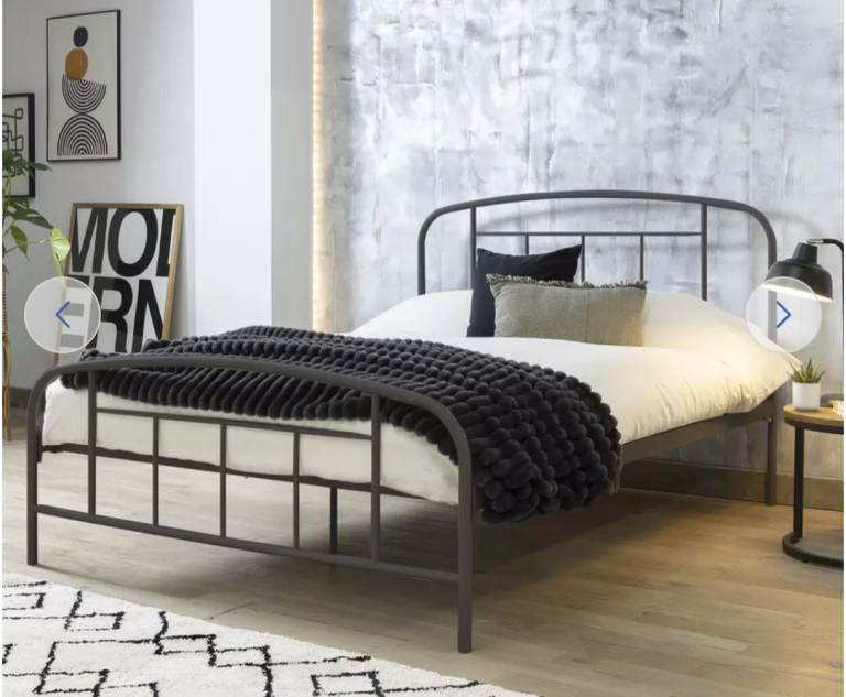 Double metal bedframe with mattress