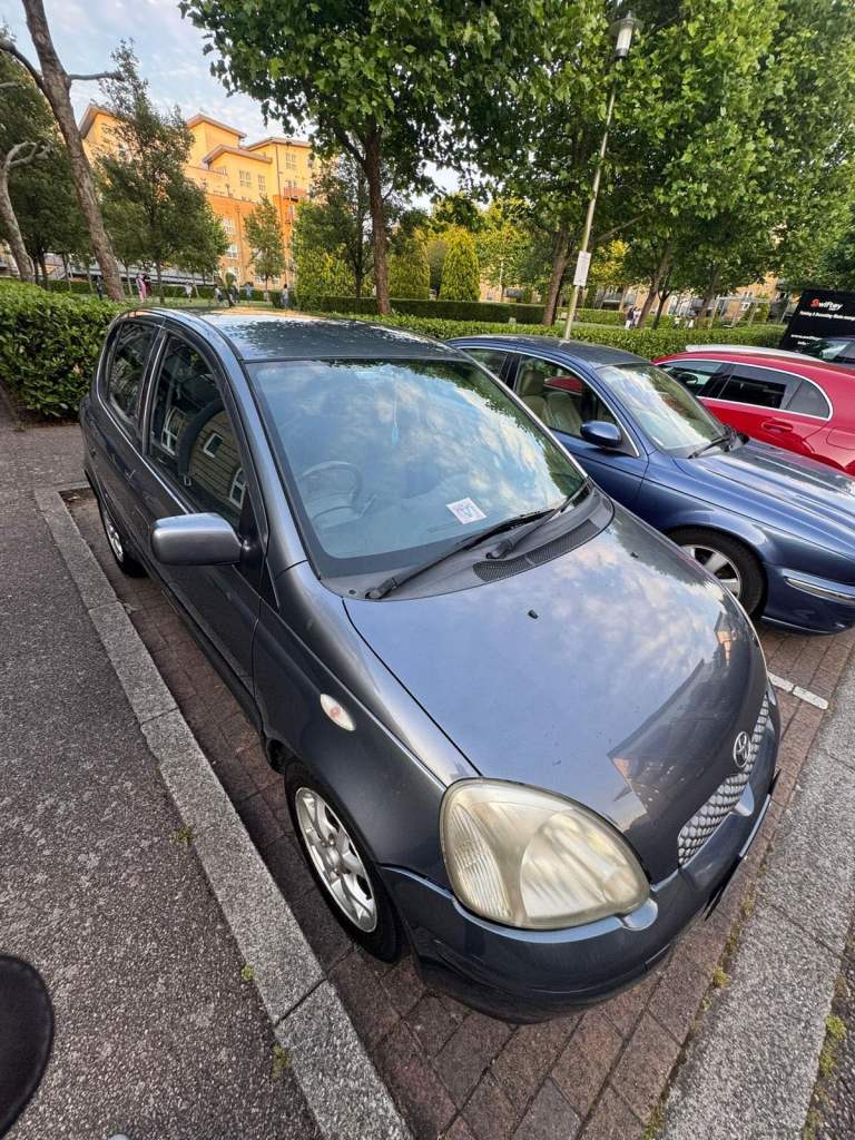 Toyota Yaris 2005 1299 CC Blue for sale.