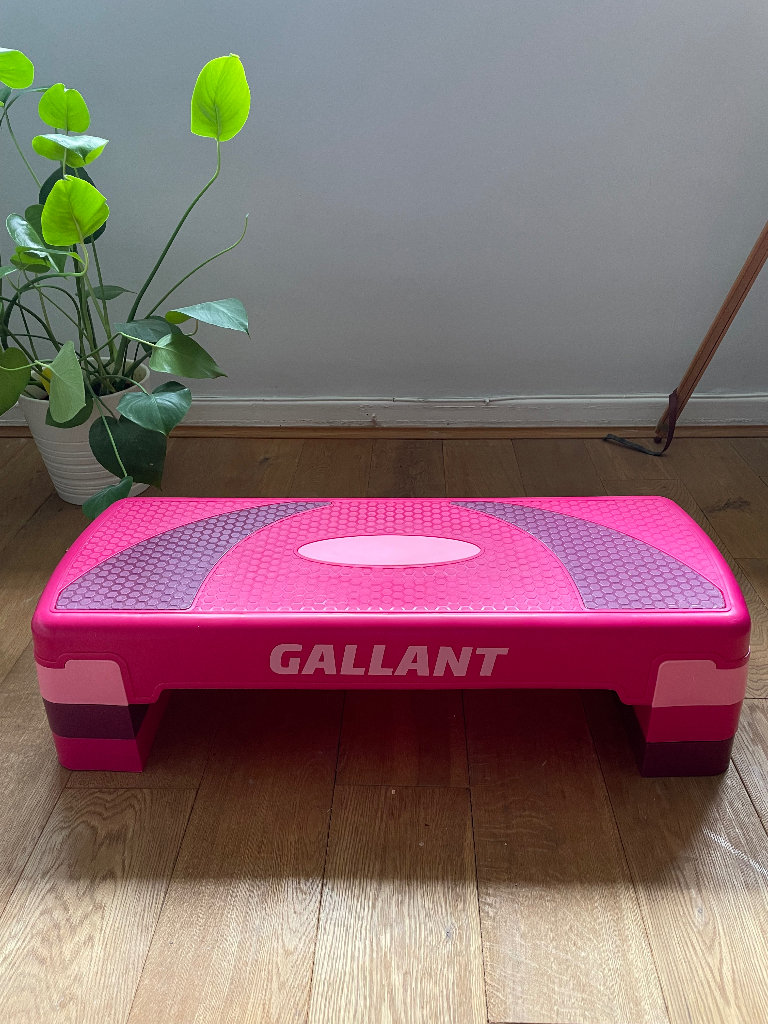 Gallant aerobic stepper adjustable height