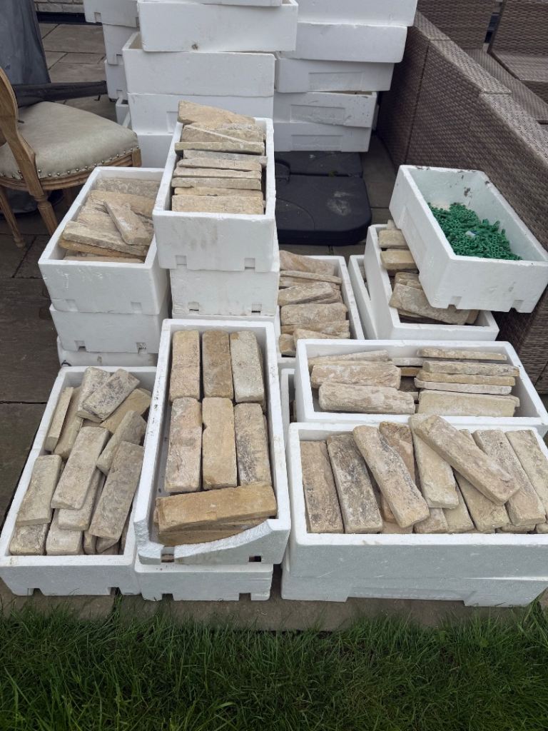 Brick slips (cream, grey) blend 10 (£20 per box)
