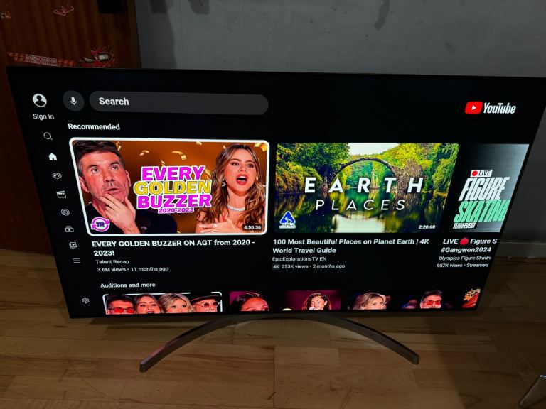 50 inches Lg Smart 4k tv with remote in perfect condition 