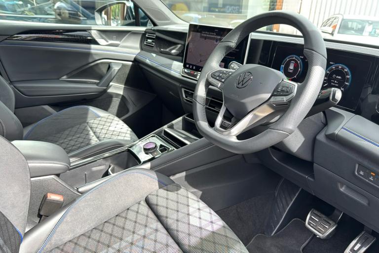  Volkswagen Tiguan 2.0 Tdi R Line Suv 5dr Diesel Dsg Euro 6 s/s 150 Ps Diesel