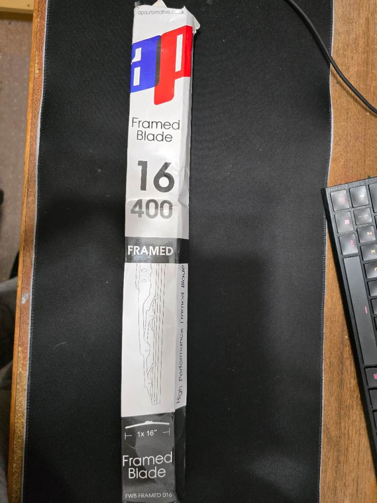 Kia Rio and other cars NEW rear windscreen wiper 16 400