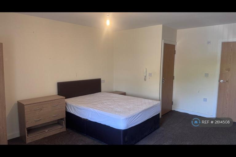 1 bedroom in Mersey Road, Runcorn, WA7 (#2614508)