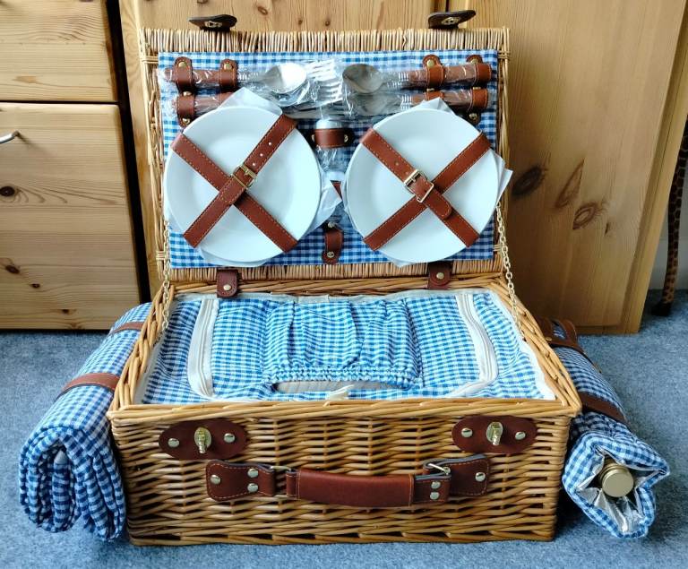 Picnic Hamper for 4 