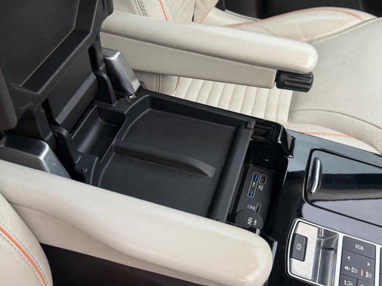 2017 Land Rover Discovery 3.0 TDV6 HSE Automatic 4WD Euro 6 5dr SUV Diesel Automatic