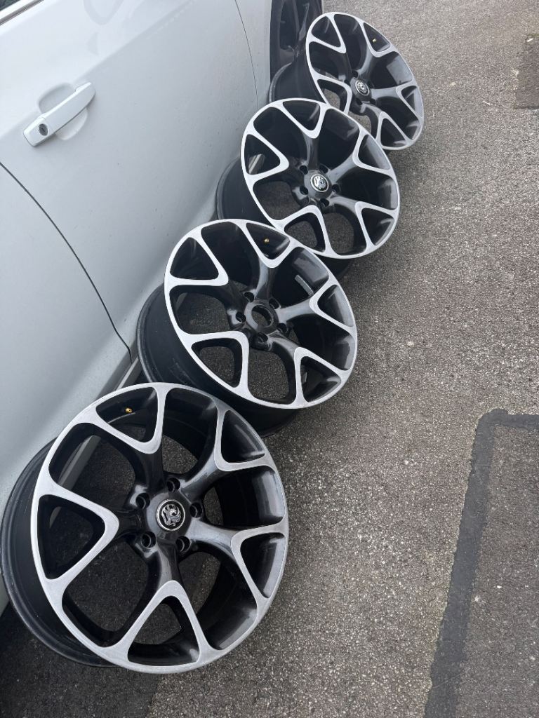 Vauxhall 19-inch Alloy Wheels – Set of 4 vxr alloys 