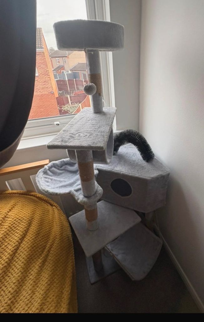 Cat tree