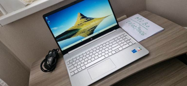DISCOUNTED (SCRATCHES) 2023 11th gen 15.6" Core i5 16GB RAM 256GB SSD HP Win11 MS Office Laptop PC