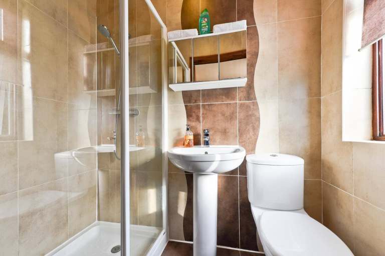 🏡 2-BEDROOM FLAT TO RENT – ILFORD IG1 🏡