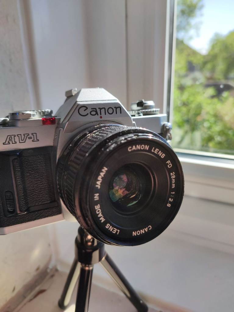 CANON AV-1 Vintage 35mm film camera 28mm Canon lense