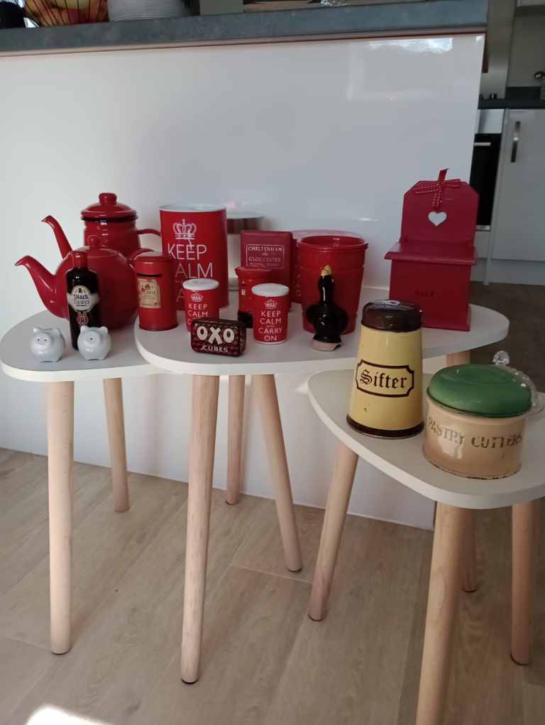 Red Kitchenware & Home Decor Bundle – Good Condition