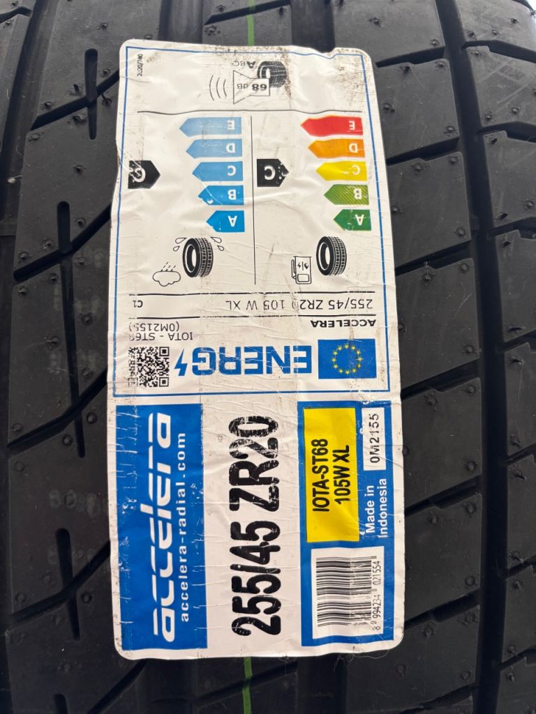 New Car Tyre 255/45 