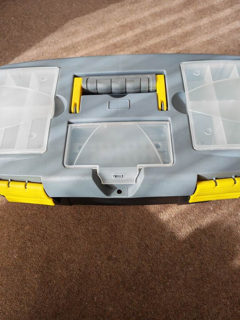 Large Plastic Focus 19 inch Tool Box with Organisers – Good Condition