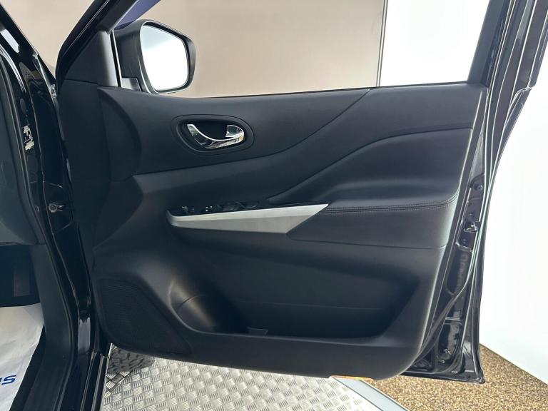 2019 Nissan Navara 2.3 dCi Tekna Auto 4WD Euro 6 4dr PICK UP Diesel Automatic