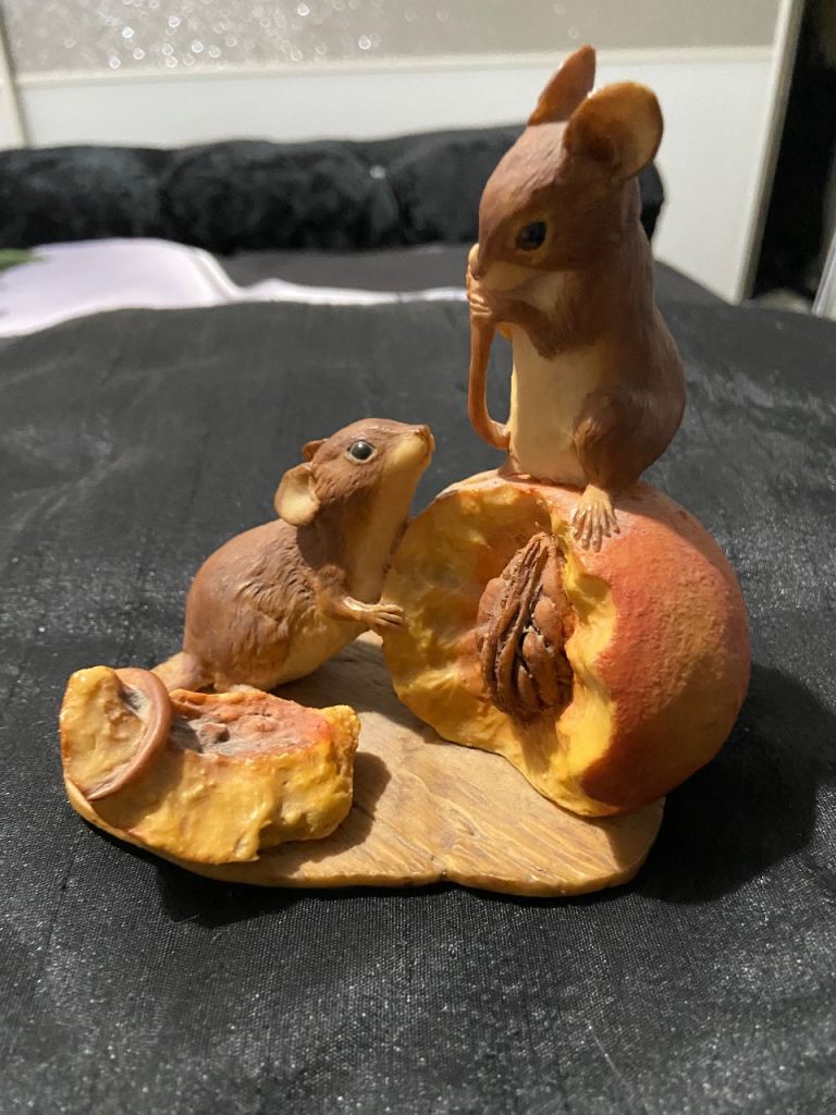 Plaesley Master Craft Mice Figurine – Hand Painted, Good Condition