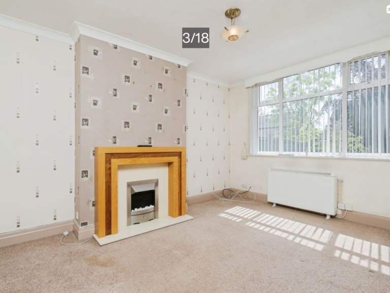 Room for rent in shared property 