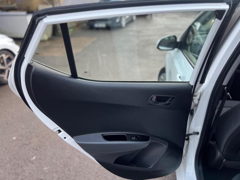 2018 Hyundai i10 1.0 SE Euro 6 5dr HATCHBACK Petrol Manual