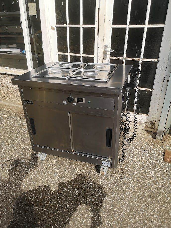  Lincat Panther P6B2 Mobile Hot Cupboard With wet heat Bain Marie Top. Open to offers.