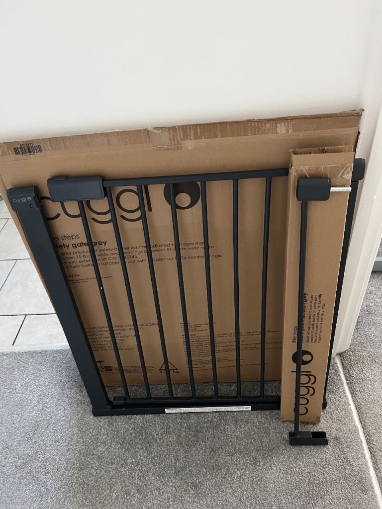 Cuggl Safety Gate, used for a week 
