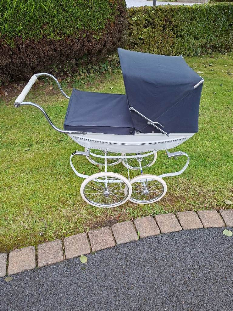 Vintage Silver Cross Pram – Navy and White, Good Condition