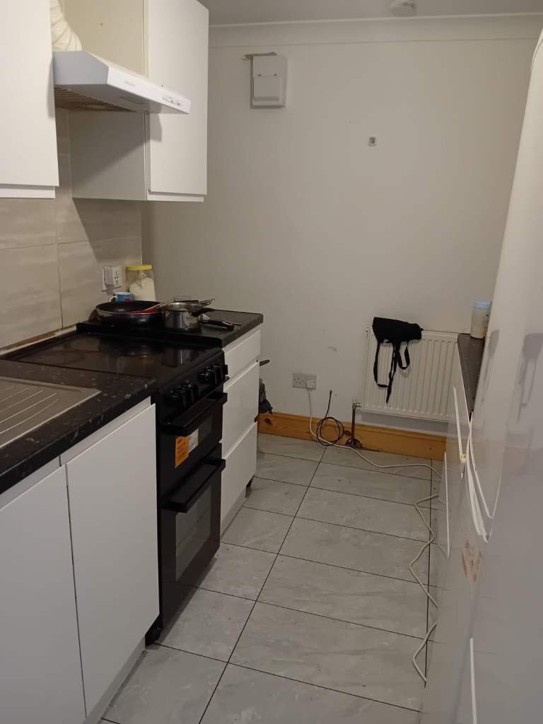 DOUBLE ROOM WITH EN SUITE FOR RENT IN FAR BLETCHLEY, MK3.