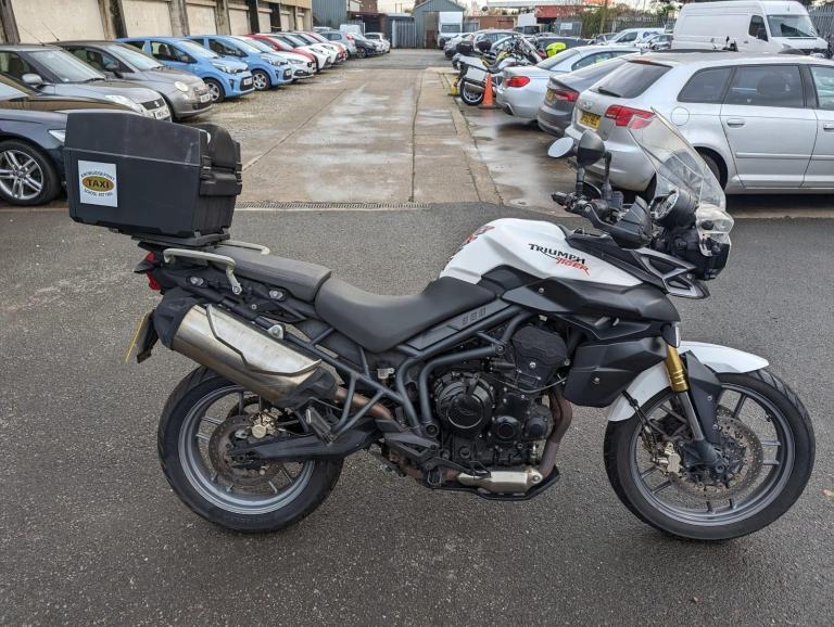 2013 13 TRIUMPH TIGER 800 WHITE TOP BOX ENDURO TOURER NEW MOT