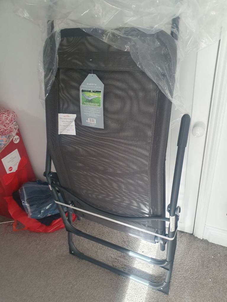 Premium folding relaxer bed 