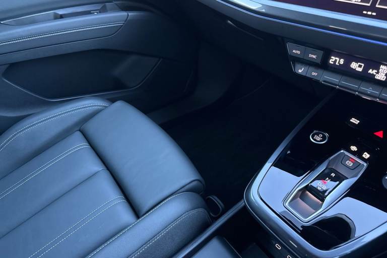 2025 Audi Q4 e-tron Q4  Black Edition 45 e-tron   kW SUV ELECTRIC Automatic