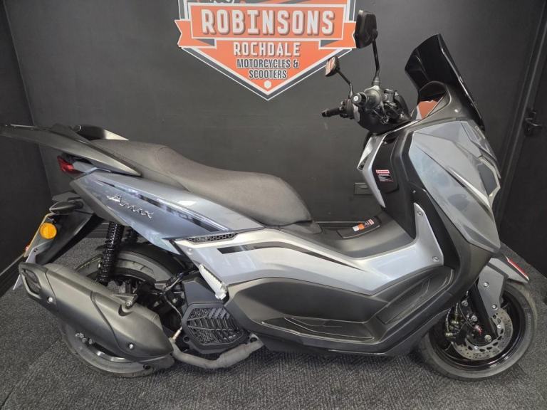 2025 MGB Amax in grey, one mature owner machine