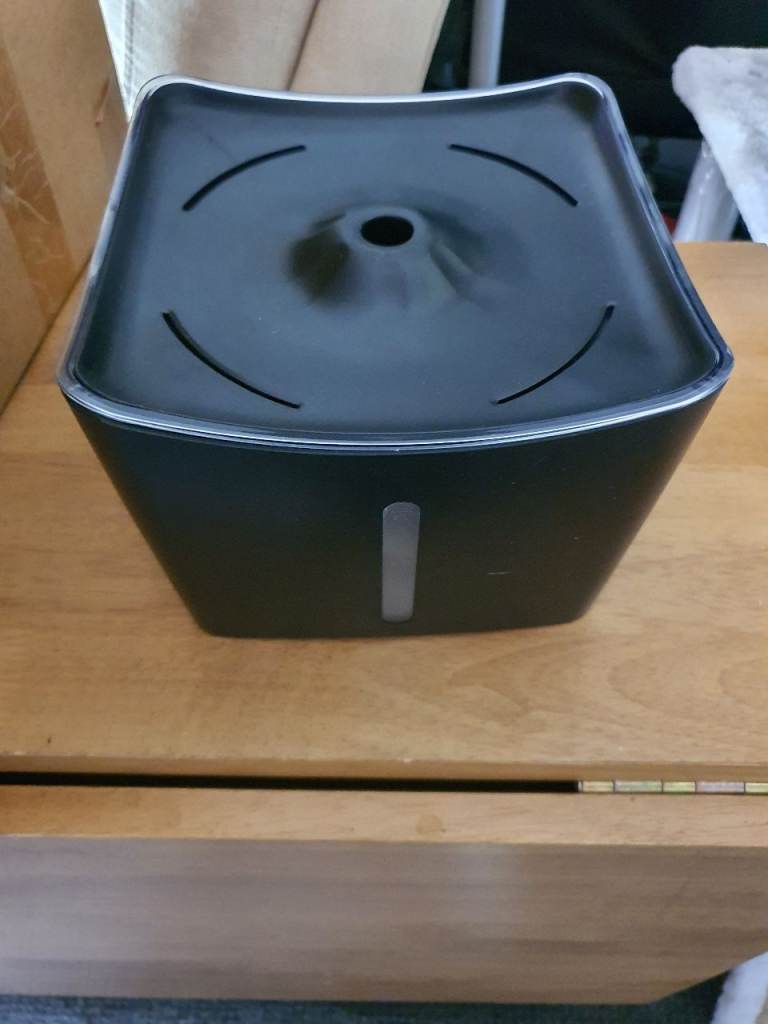Pet fountain
