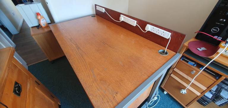 Large Computer Desk With Draws. and chair