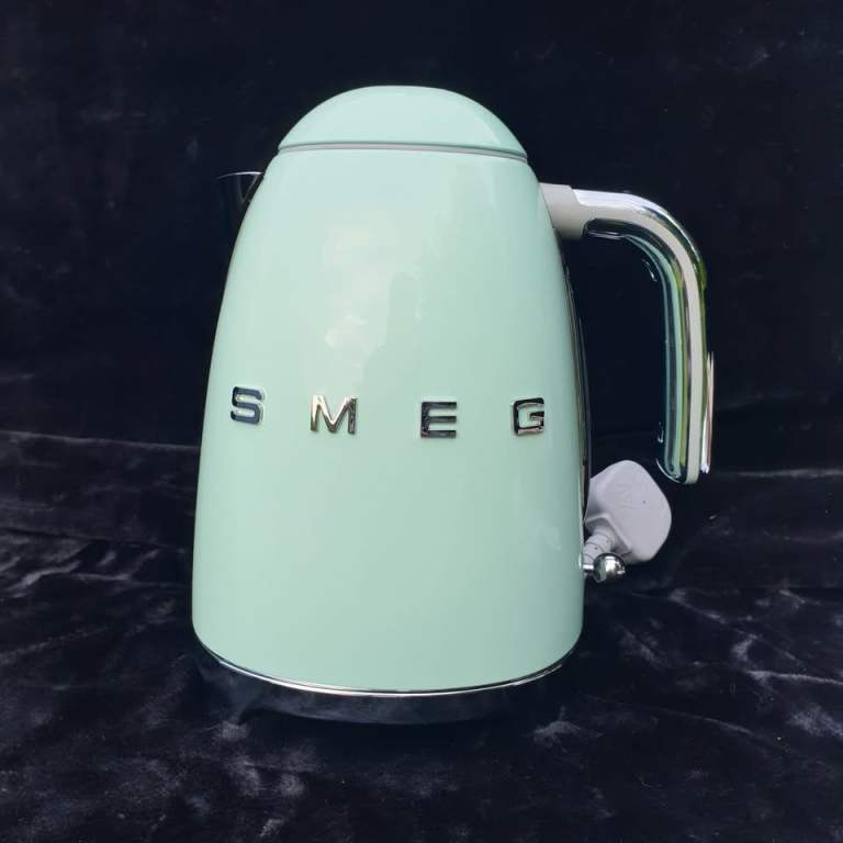 New Smeg KLF03PGUK 50's Retro Style Jug Electric Kettle 1.7L Pastel Green