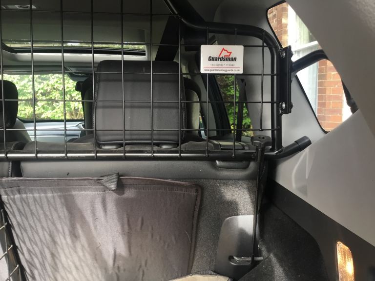 Dog Guard Variable Boot Divider. For Honda CRV (2018-2023) models