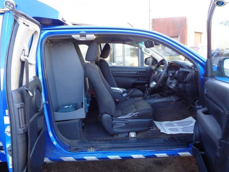 TOYOTA HILUX 2.4 D-4D Active Blue Manual Diesel 2018