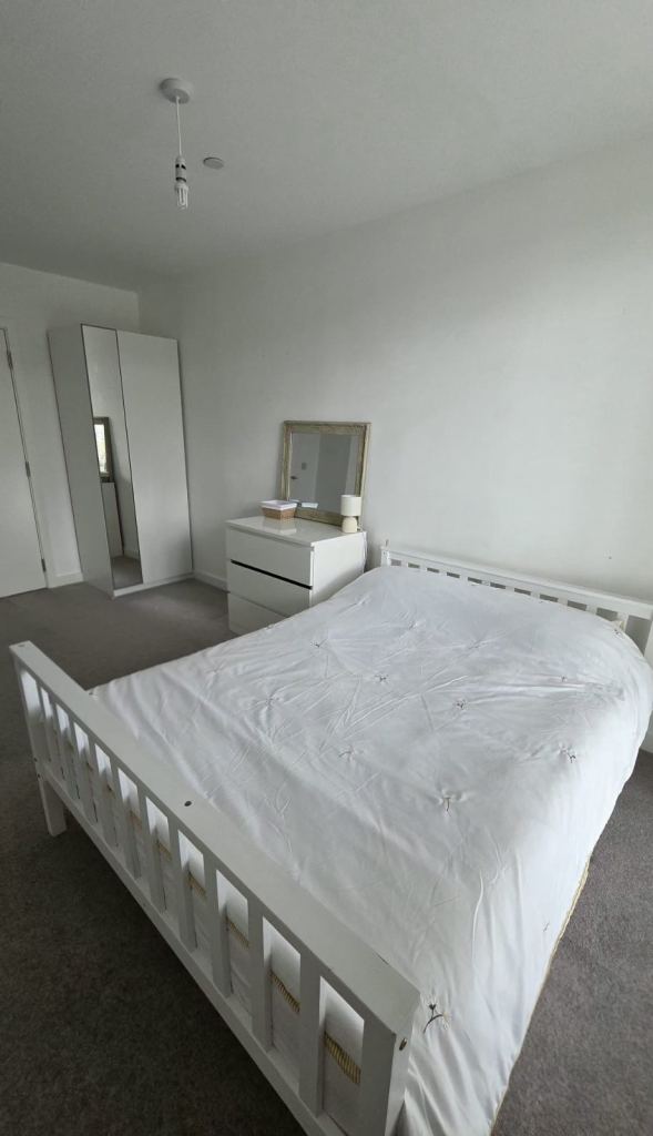 🏡Double Room Available For Rent In Beckton (Bills Included)