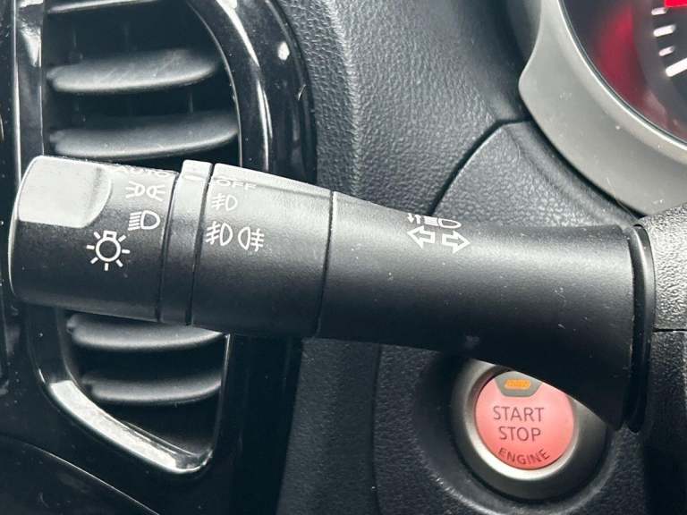 2017 Nissan Juke 1.2 DIG-T N-Connecta SUV 5dr Petrol Manual Euro 6 (s/s) (115 ps) SUV PETROL Manual