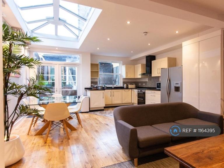 5 bedroom house in St Dunstans Road, London, SE25 (5 bed) (#1164395)