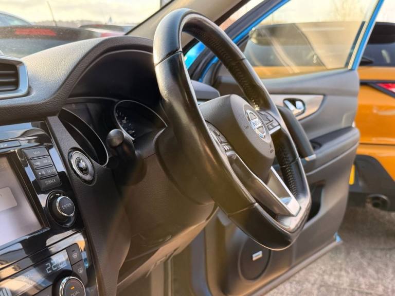 2017 67 NISSAN QASHQAI 1.6 DCI TEKNA SUV 5DR DIESEL MANUAL 4WD EURO 6 (S/S) (130