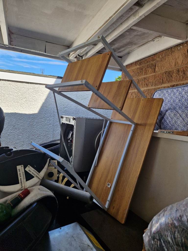 Computer table
