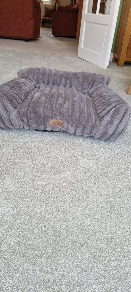 Luxury pet bed unused 
