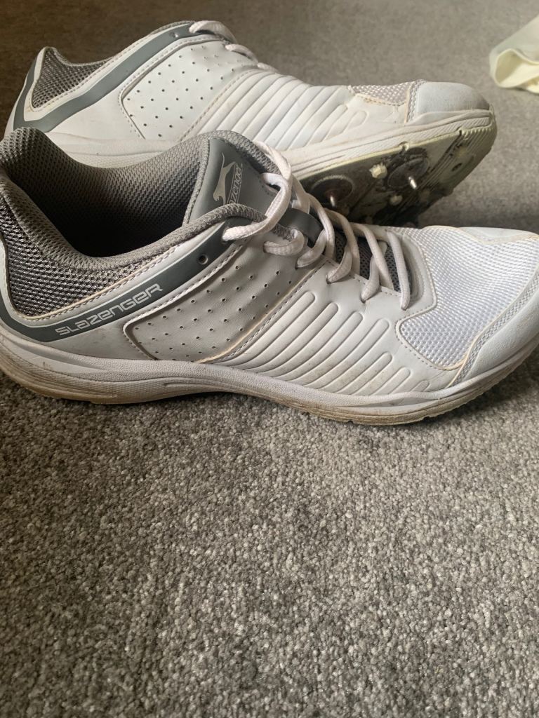 Slazenger Size 9 UK Cricket Shoes Excellent Condition 