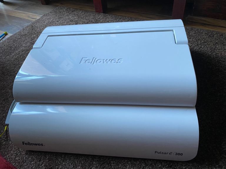 Fellowes Pulsar-E 300 binding machine 